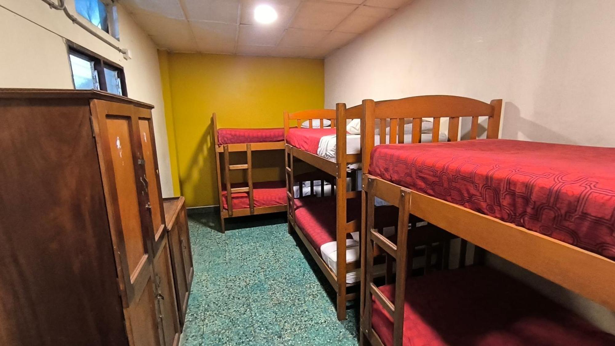 Flying Dog Hostel Ικίτος Εξωτερικό φωτογραφία