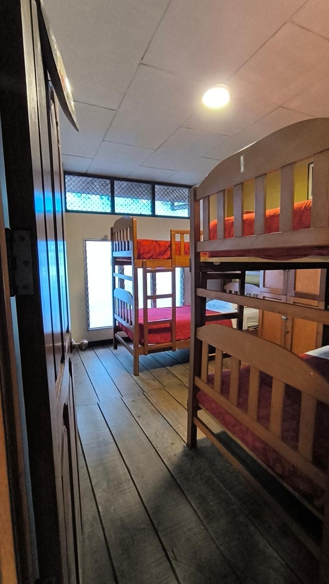Flying Dog Hostel Ικίτος Εξωτερικό φωτογραφία