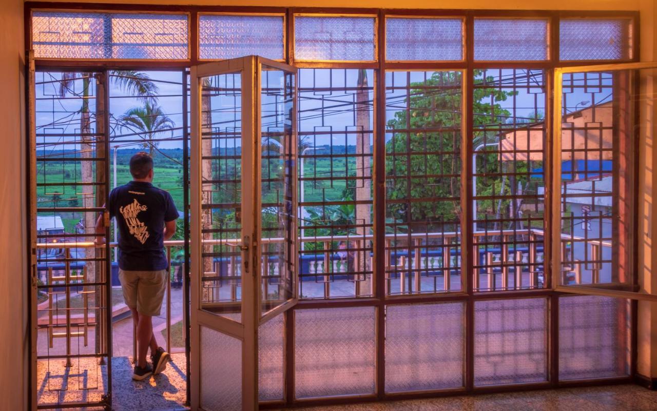 Flying Dog Hostel Ικίτος Εξωτερικό φωτογραφία
